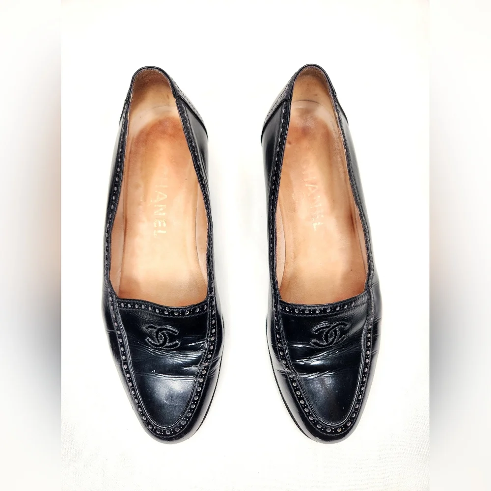 Chanel Black Calfskin Patent Leather Loafers Flats Italy CC Logo EU 37.5 - US 7 - Picture 13 of 15